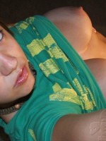 bustymirrorgirl-4